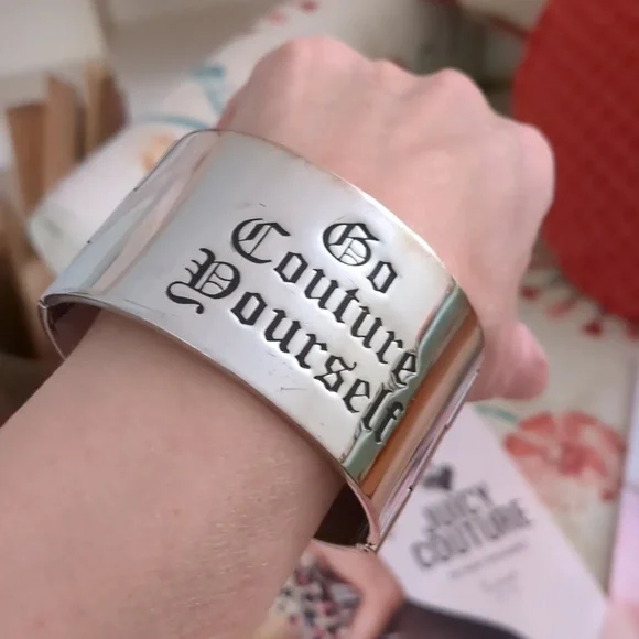 VINTAGE JUICY COUTURE BRACELET! - Picture 8 of 8